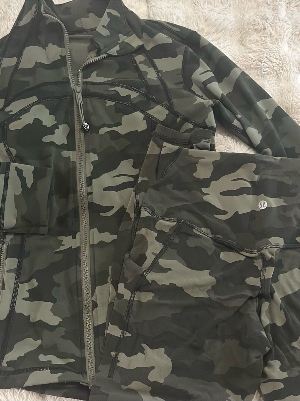 lululemon athletica Green Camo Leggings & Jacket Set - Picture 7 of 8